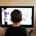 Por qué no poner la tele a tus hijos